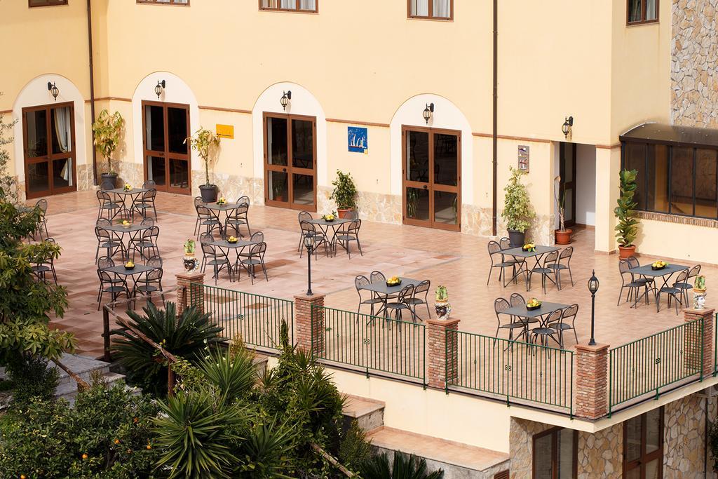 Agriturismo Villa Orchidea Ali Terme Bagian luar foto