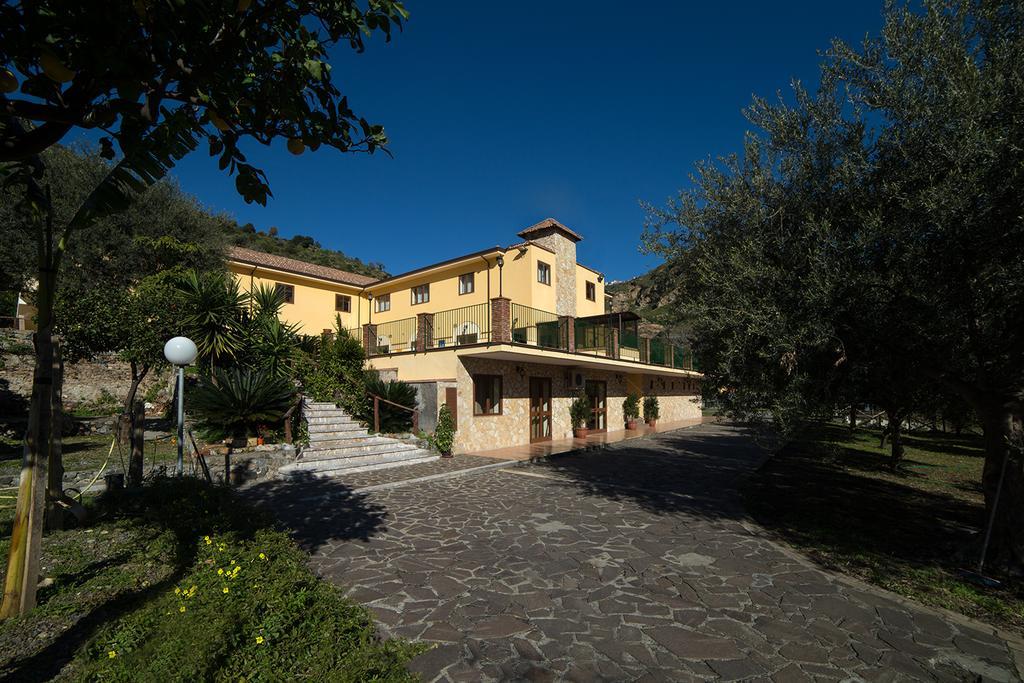 Agriturismo Villa Orchidea Ali Terme Bagian luar foto